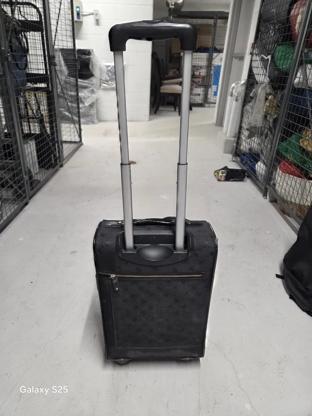 ORIFLAME SWEDEN Black Rolling Luggage - photo 3