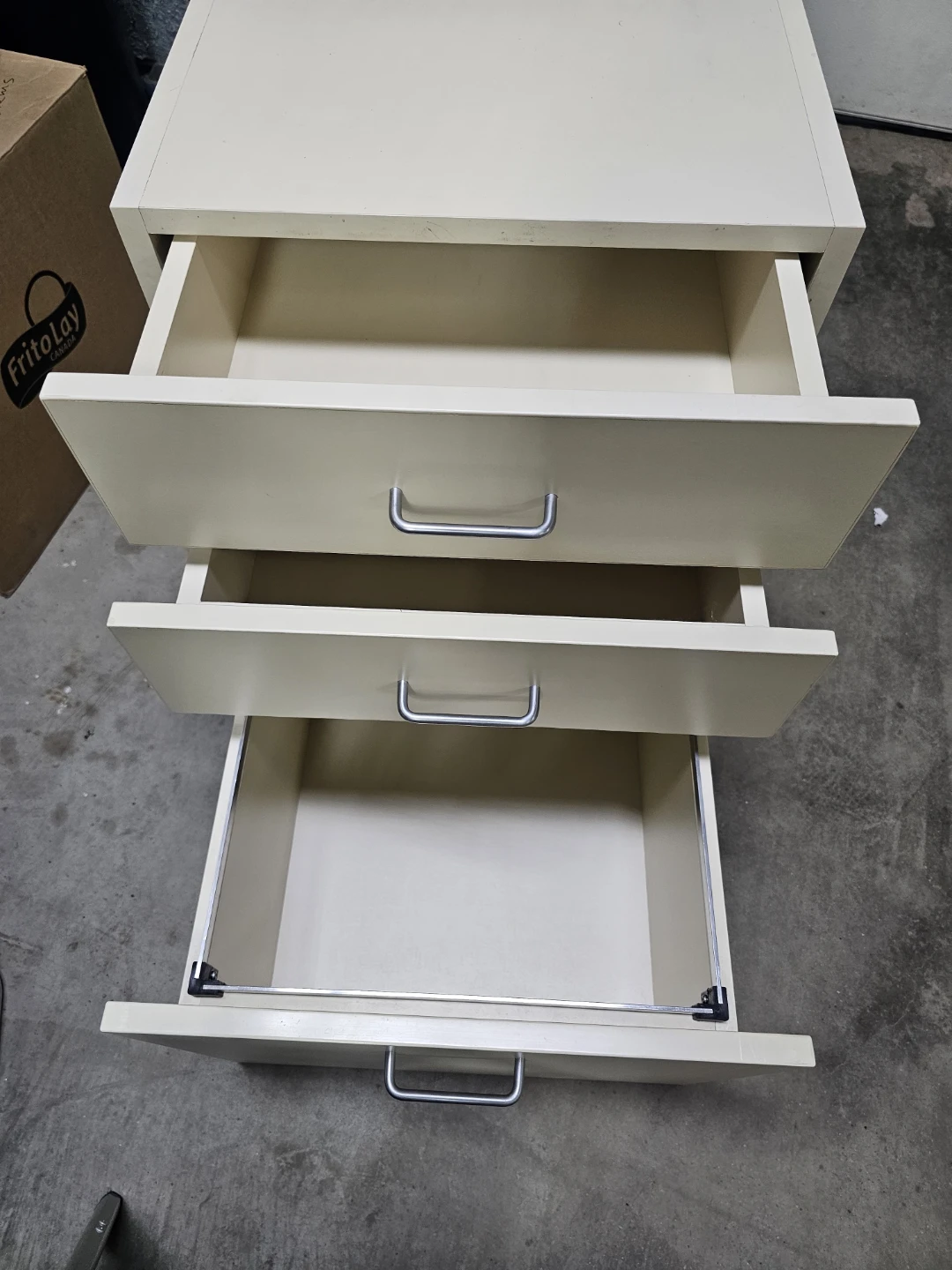 Cream 3-Drawer Filing Cabinet - photo 3