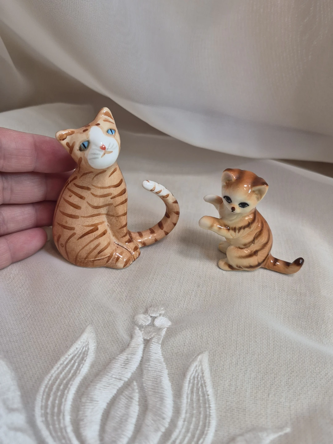 2 Oh So Cute Vintage Little Porcelain Cat - photo 3