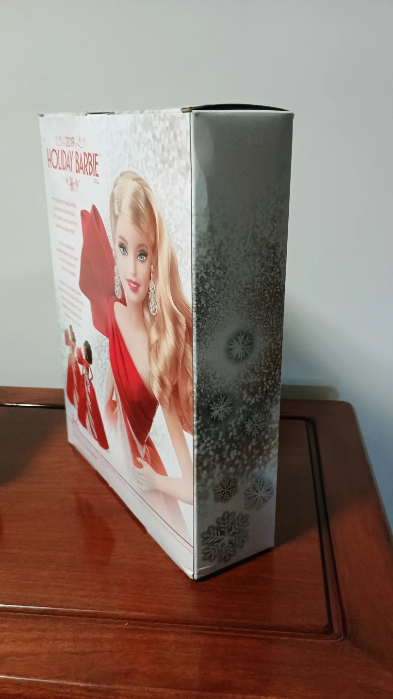 2019 Holiday Barbie Doll - photo 4