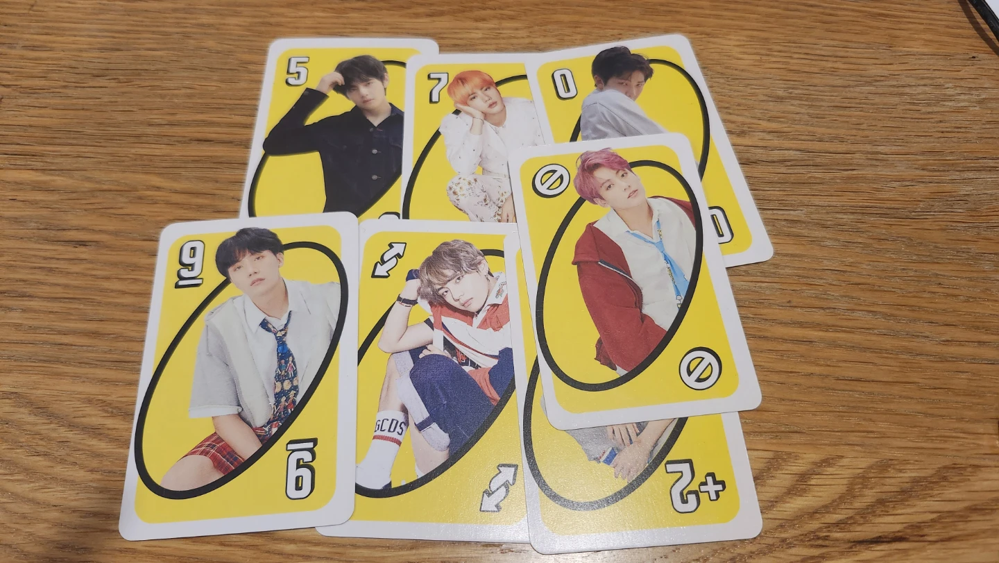 UNO BTS Card Game - photo 3