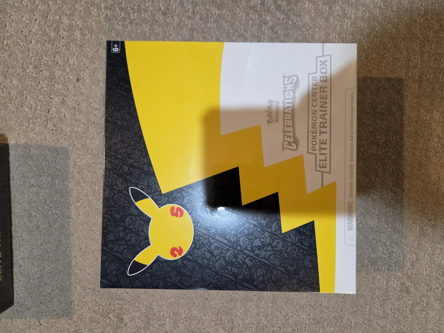 Pokémon Celebrations Elite Trainer Box