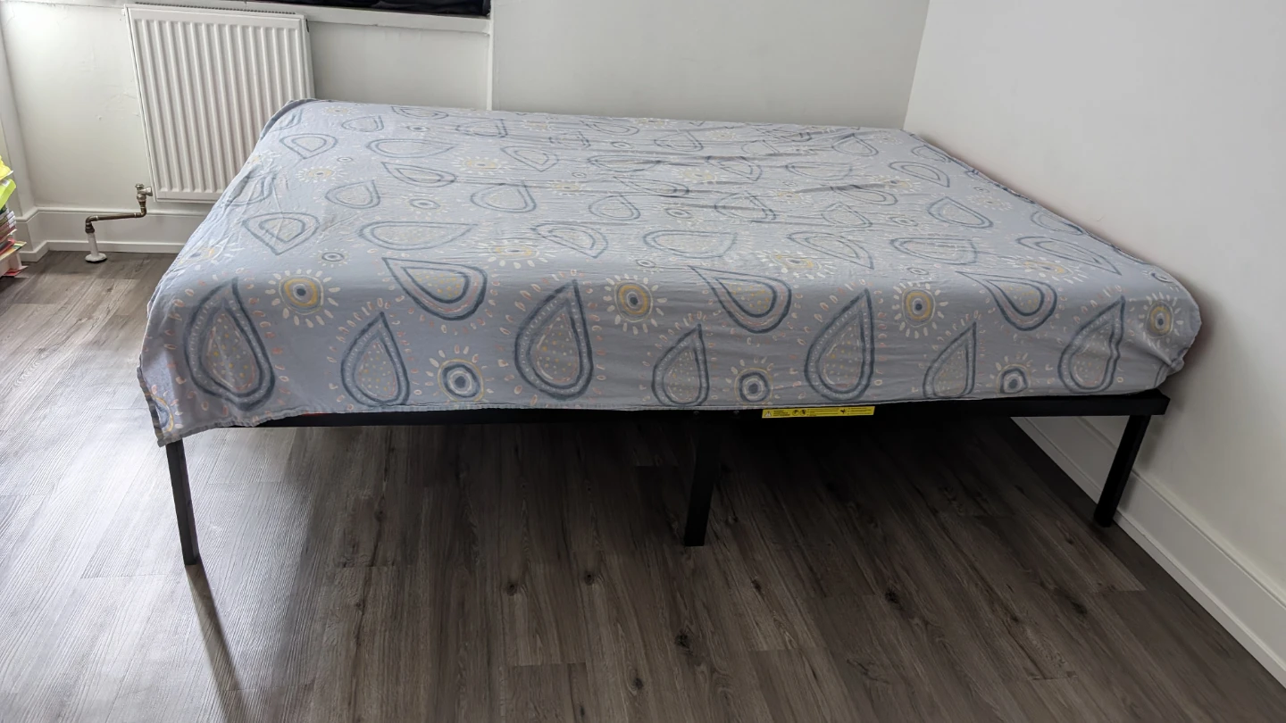 Metal queen Bed Frame - photo 5
