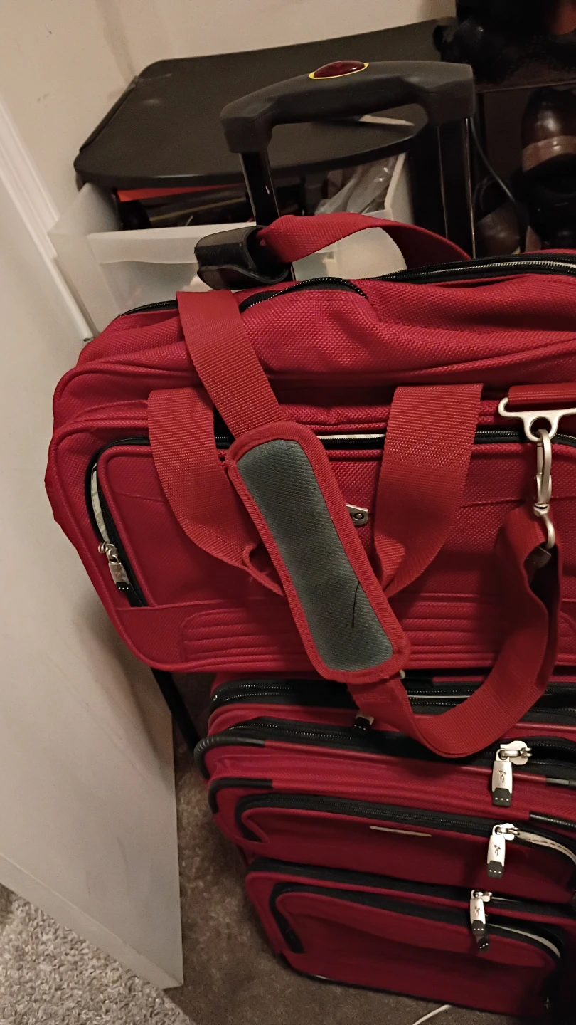 Ricardo Red Rolling Luggage Set