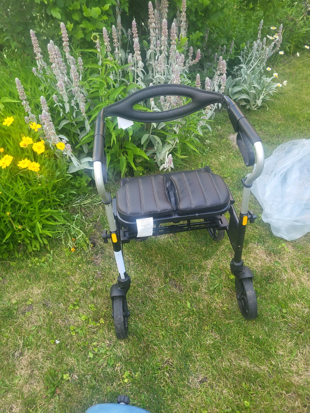 Evolution Trillium Premium 4-Wheel Rollator Mobility Walker - photo 3