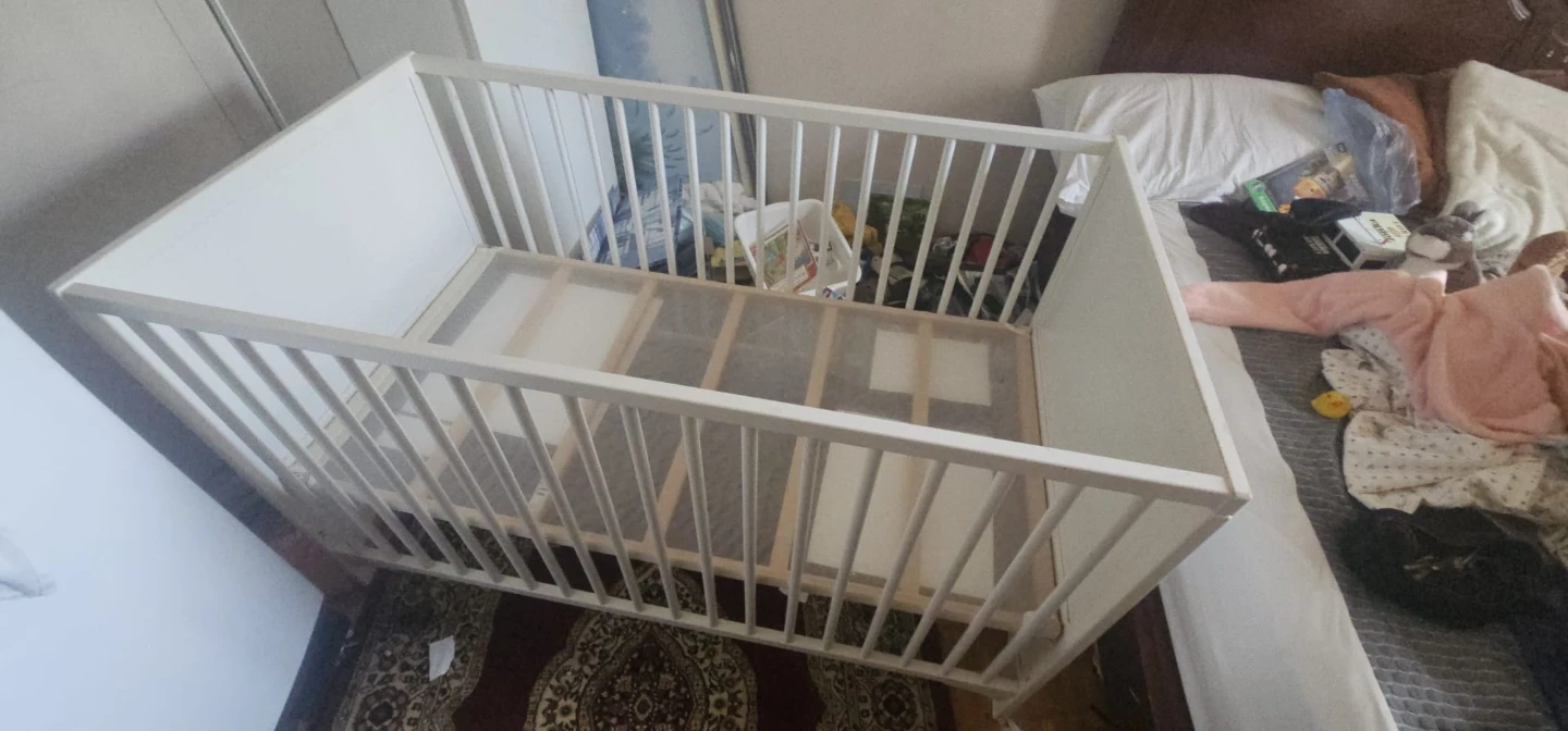 White baby crib