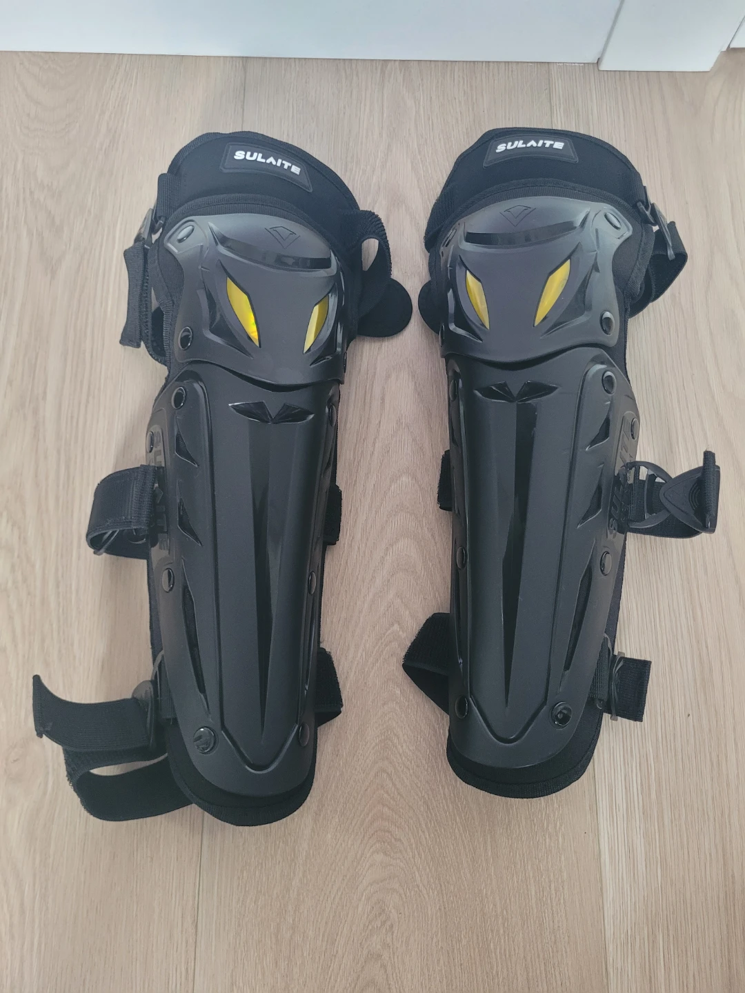 Motorcycle knee and shin pads - photo 2