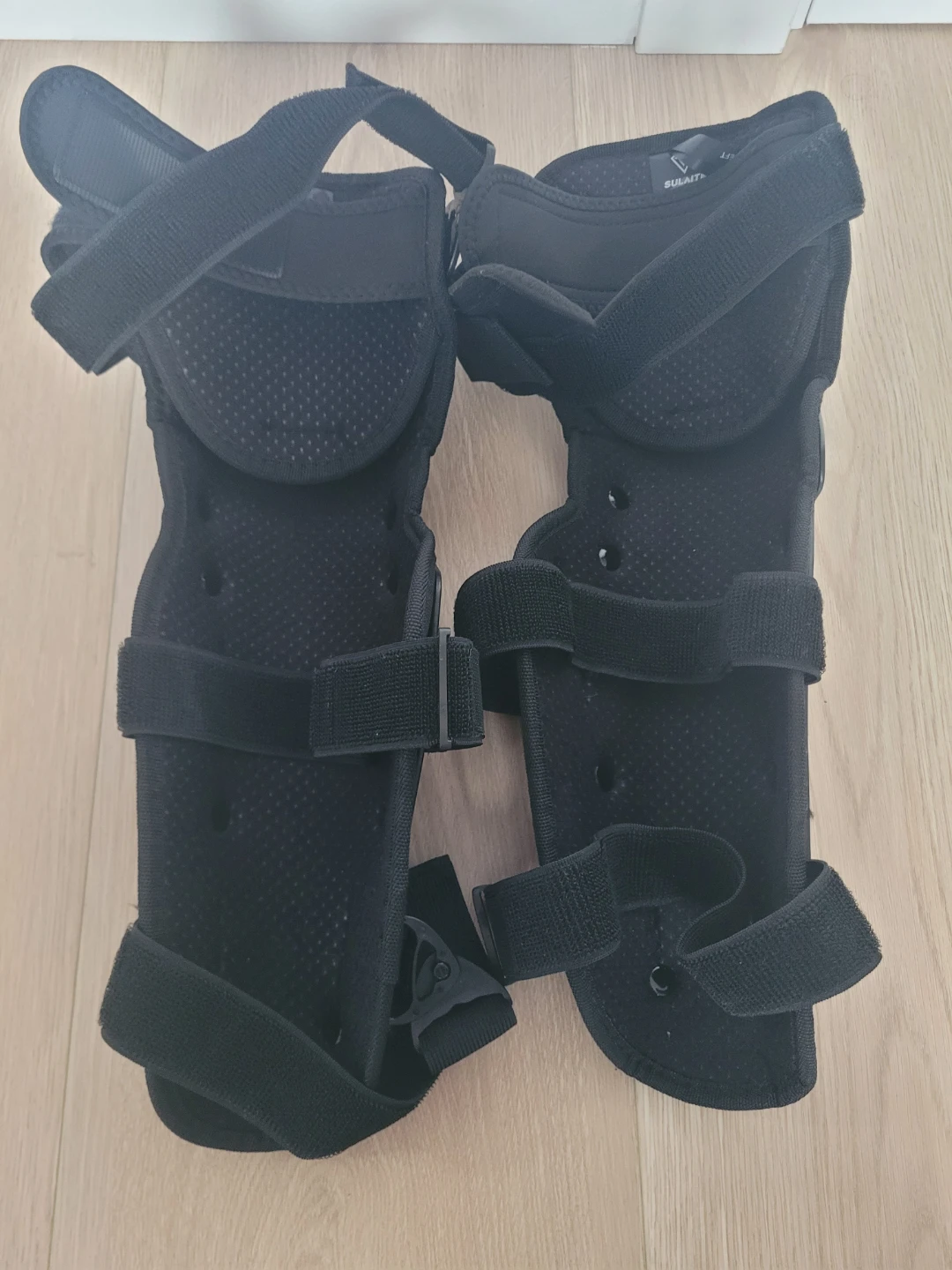 Motorcycle knee and shin pads - photo 3