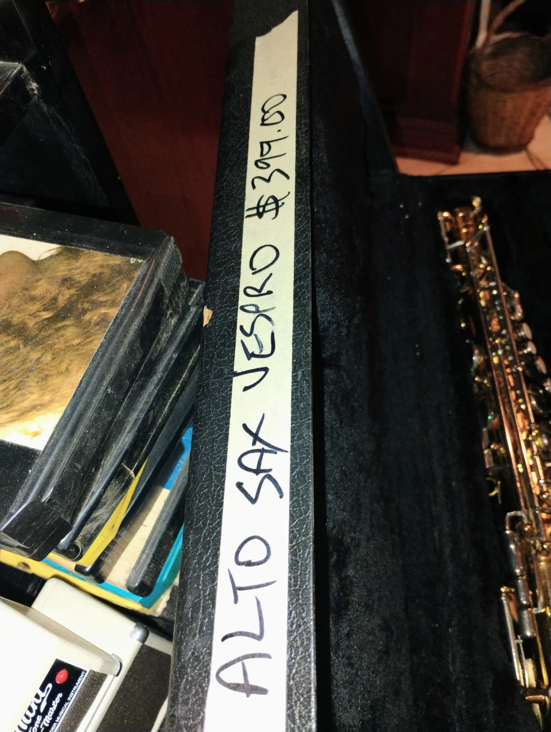 Alto Saxophones - photo 4