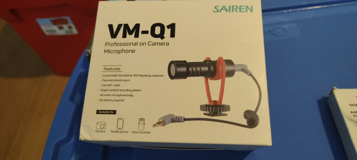 Vlogger Folding Tripod Stand & Handheld Grip andVM-Q1 Microphone - photo 5