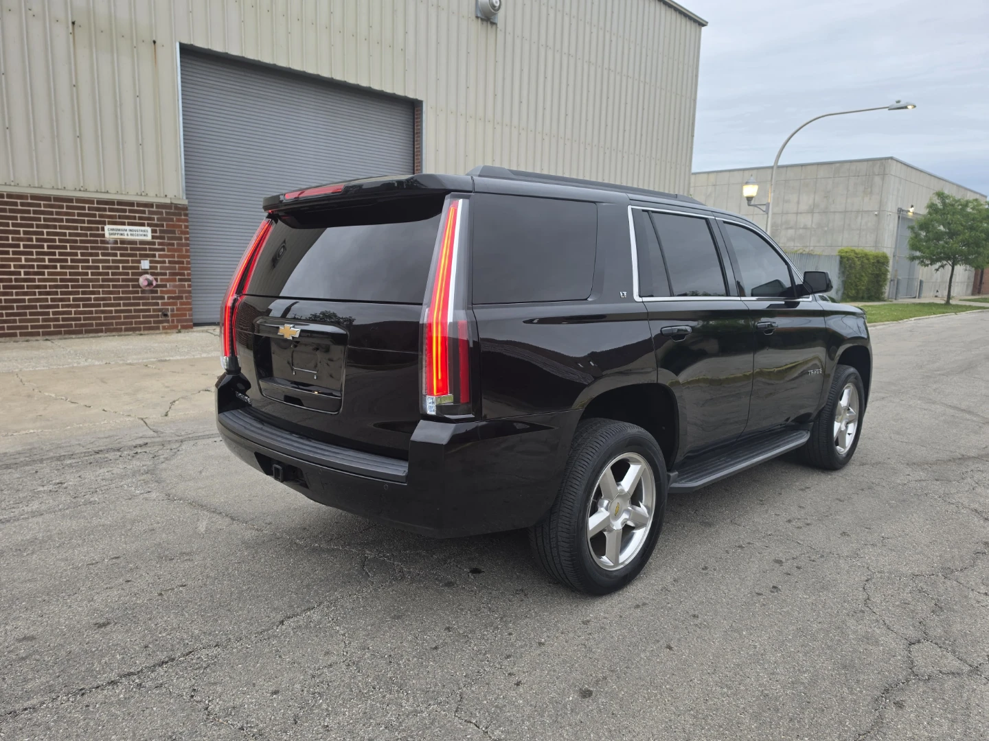 Black Chevrolet Tahoe LT SUV - photo 4