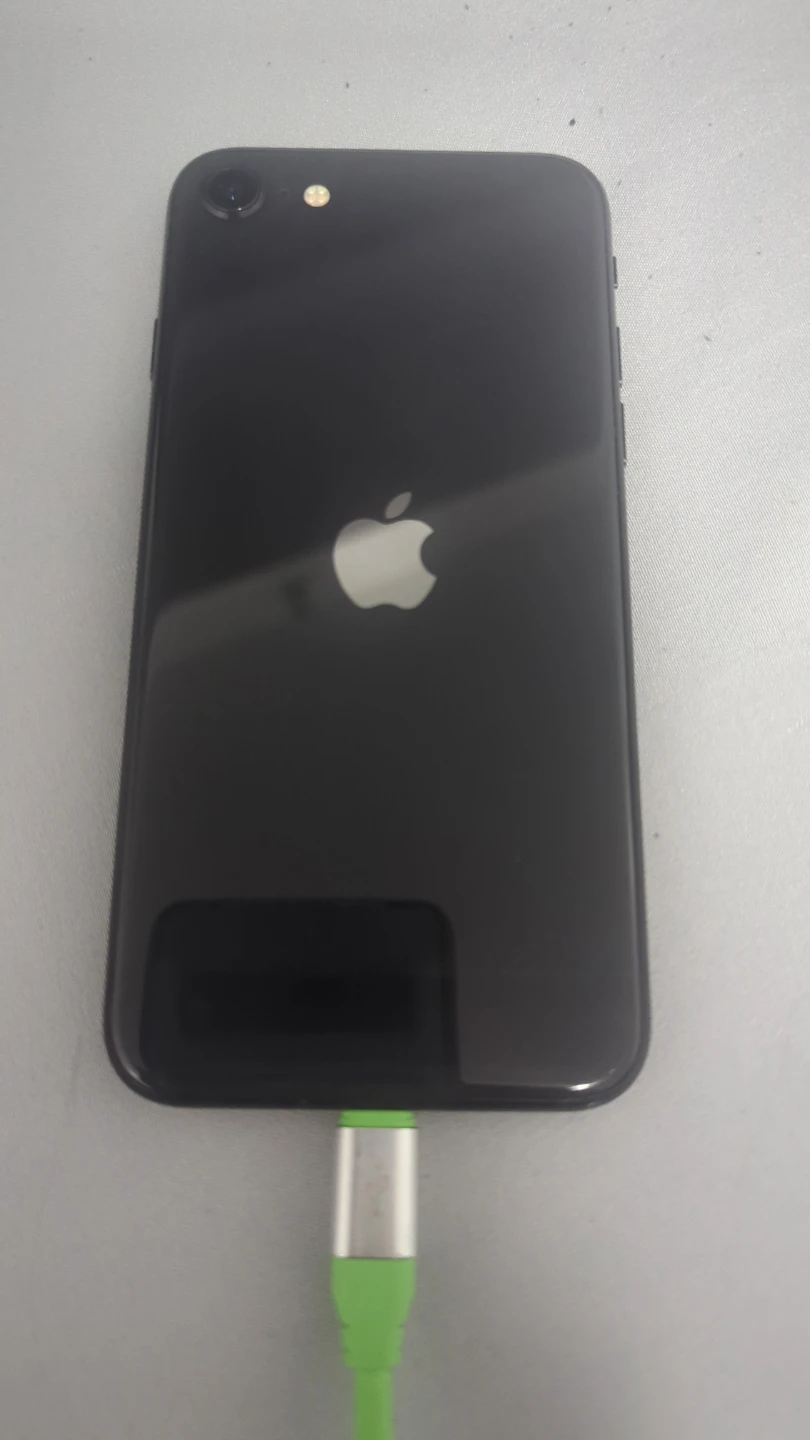 Apple iPhone SE (2022) Black - photo 2