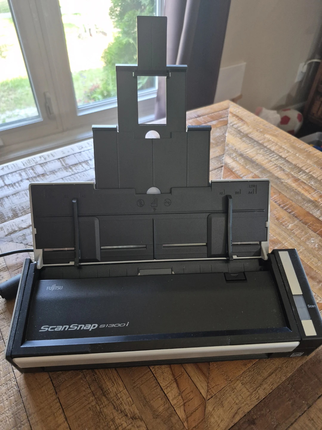 Fujitsu ScanSnap S1300i Document Scanner - photo 3