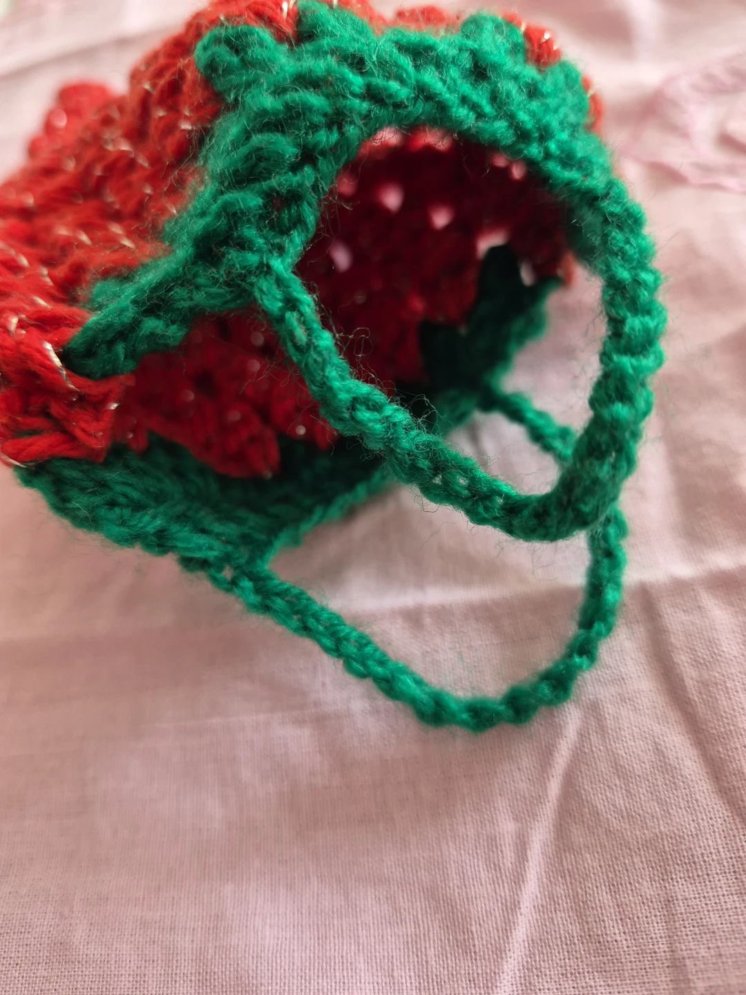 Crocheted Strawberry pouch - photo 5