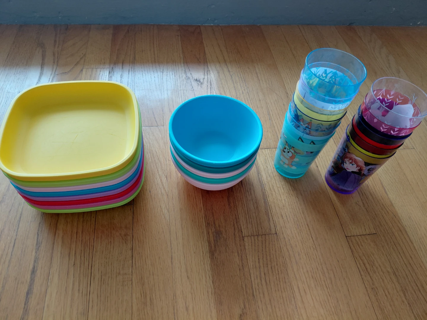 Kids Plates, Bowls, and Cups Set