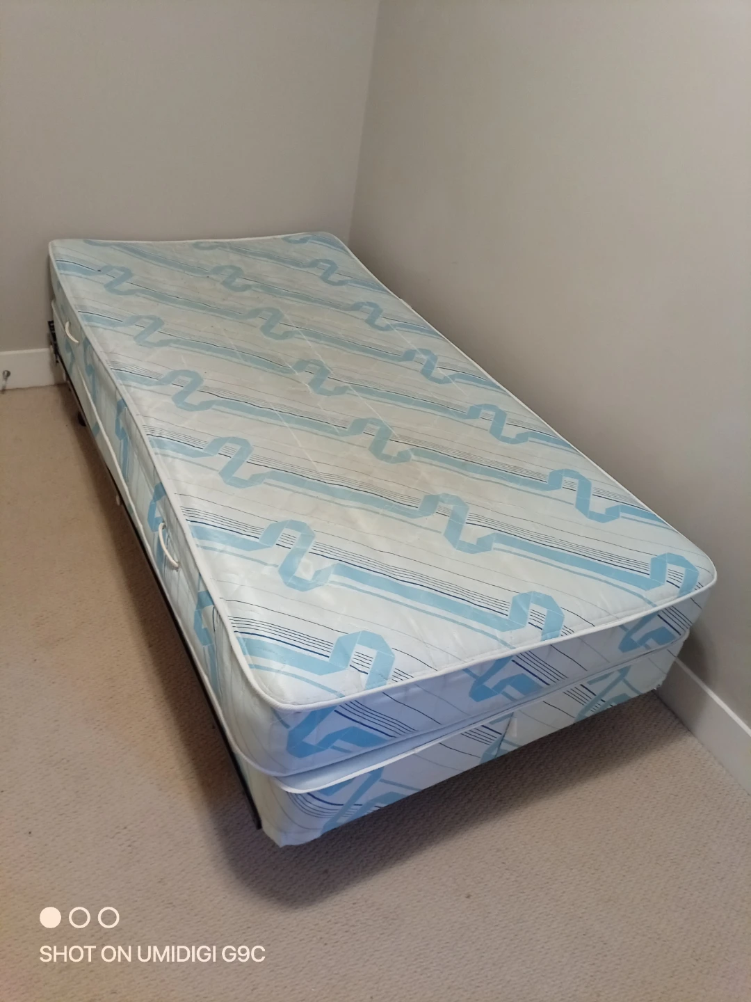 Single Mattress with Boxspring