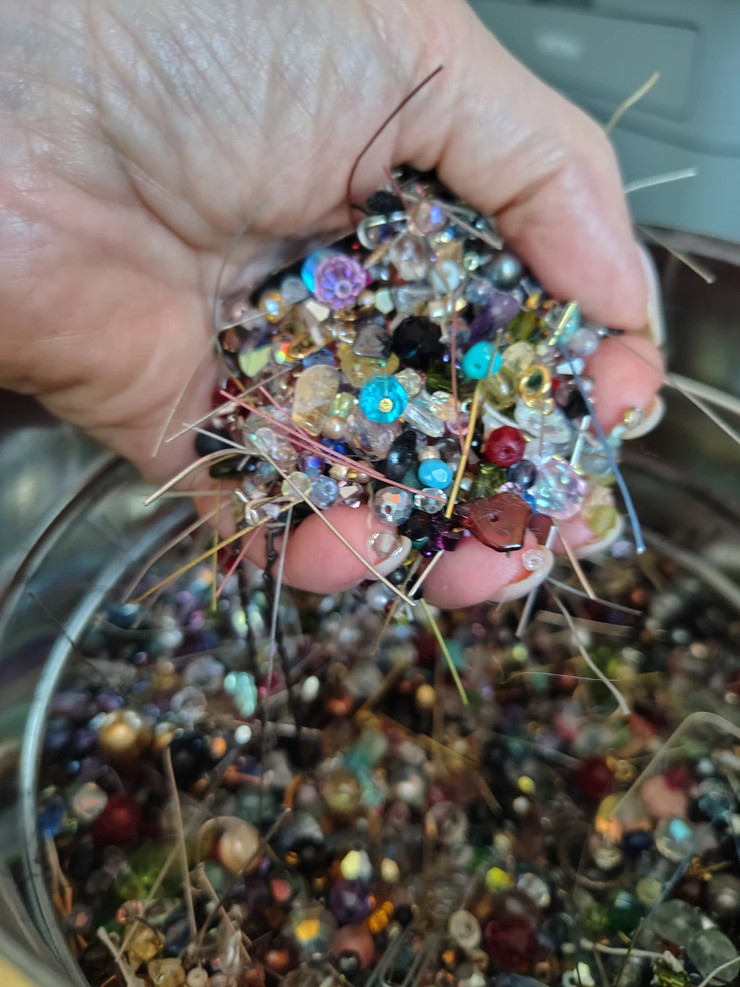 Tin Chock Full  of Beads and Such - 5 lbs - photo 5