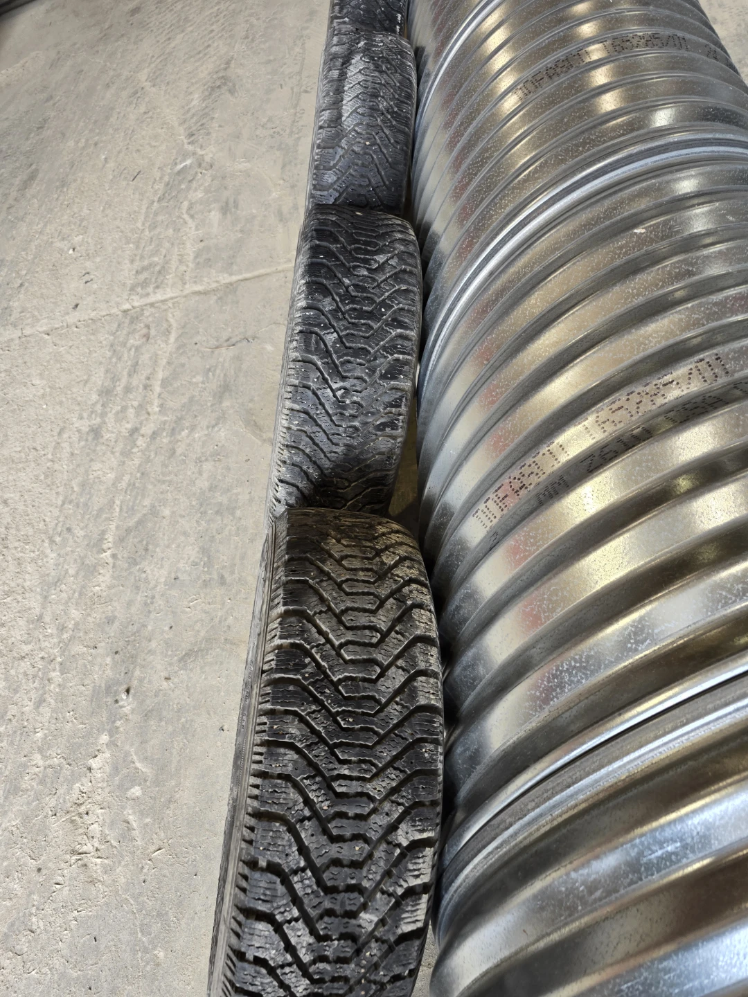 GOODYEAR Tire Set - P195/65R15 - photo 2