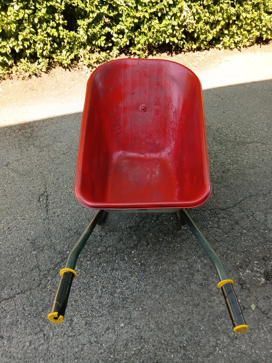 Red and Grey Garden Wheelbarrow - photo 2