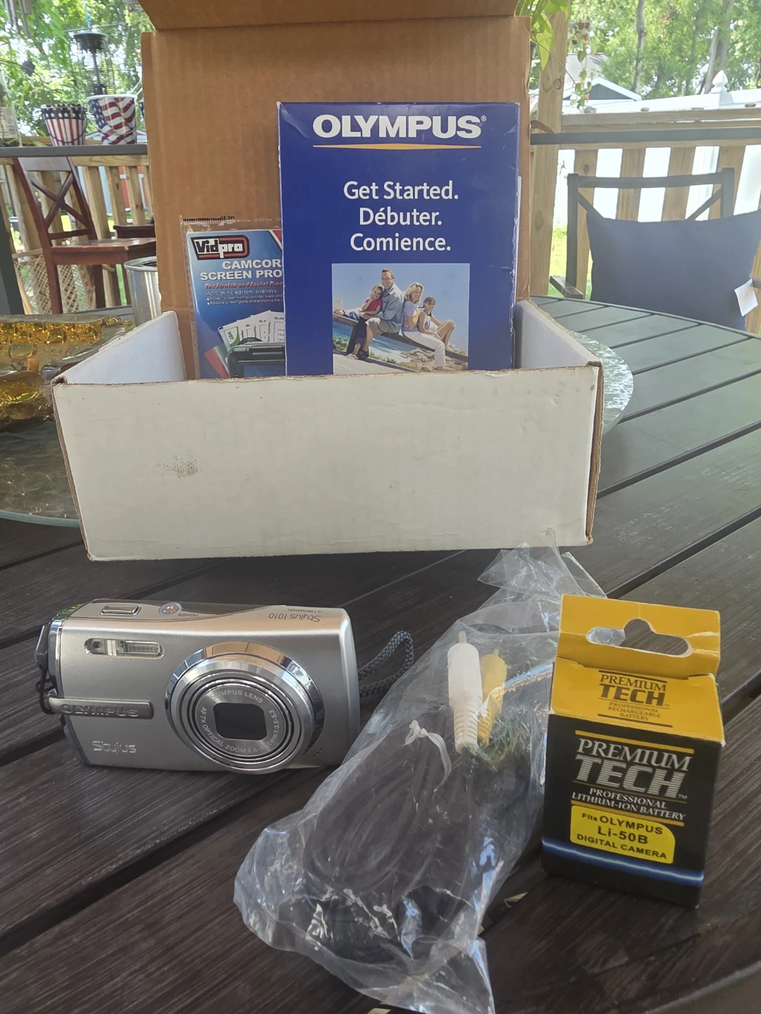 Olympus Stylus 1010 Digital Camera - photo 2