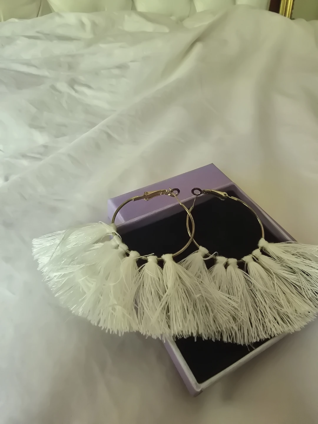 White Tassel Hoop Earrings with Box - photo 4