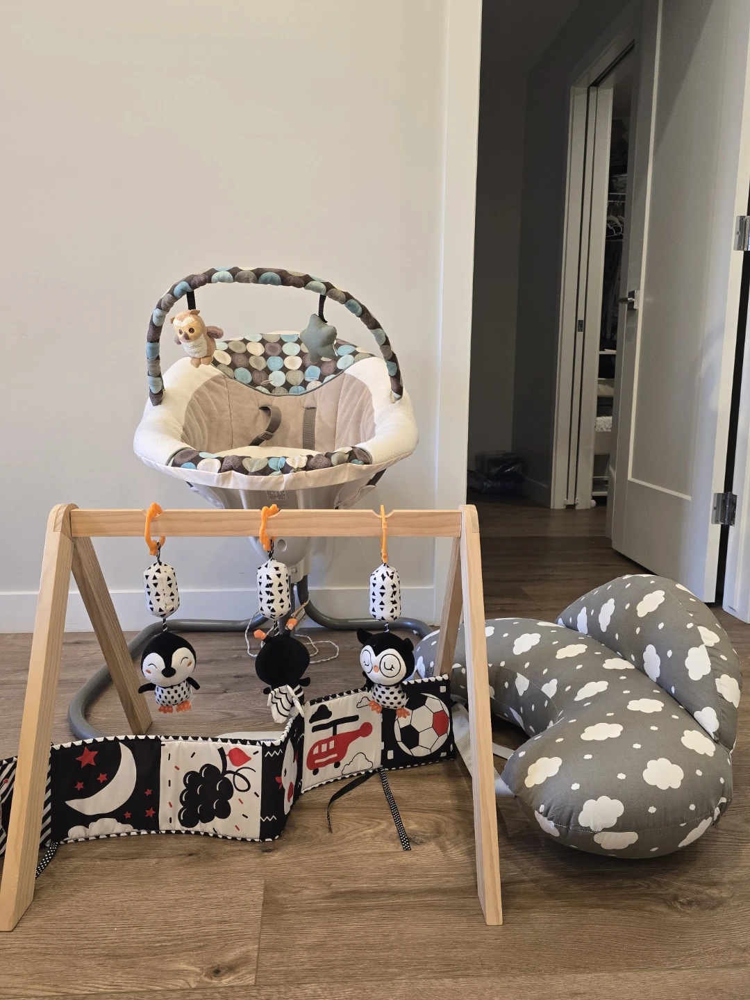 Baby Bouncer & Activity Gym with Plush Toys - photo 3