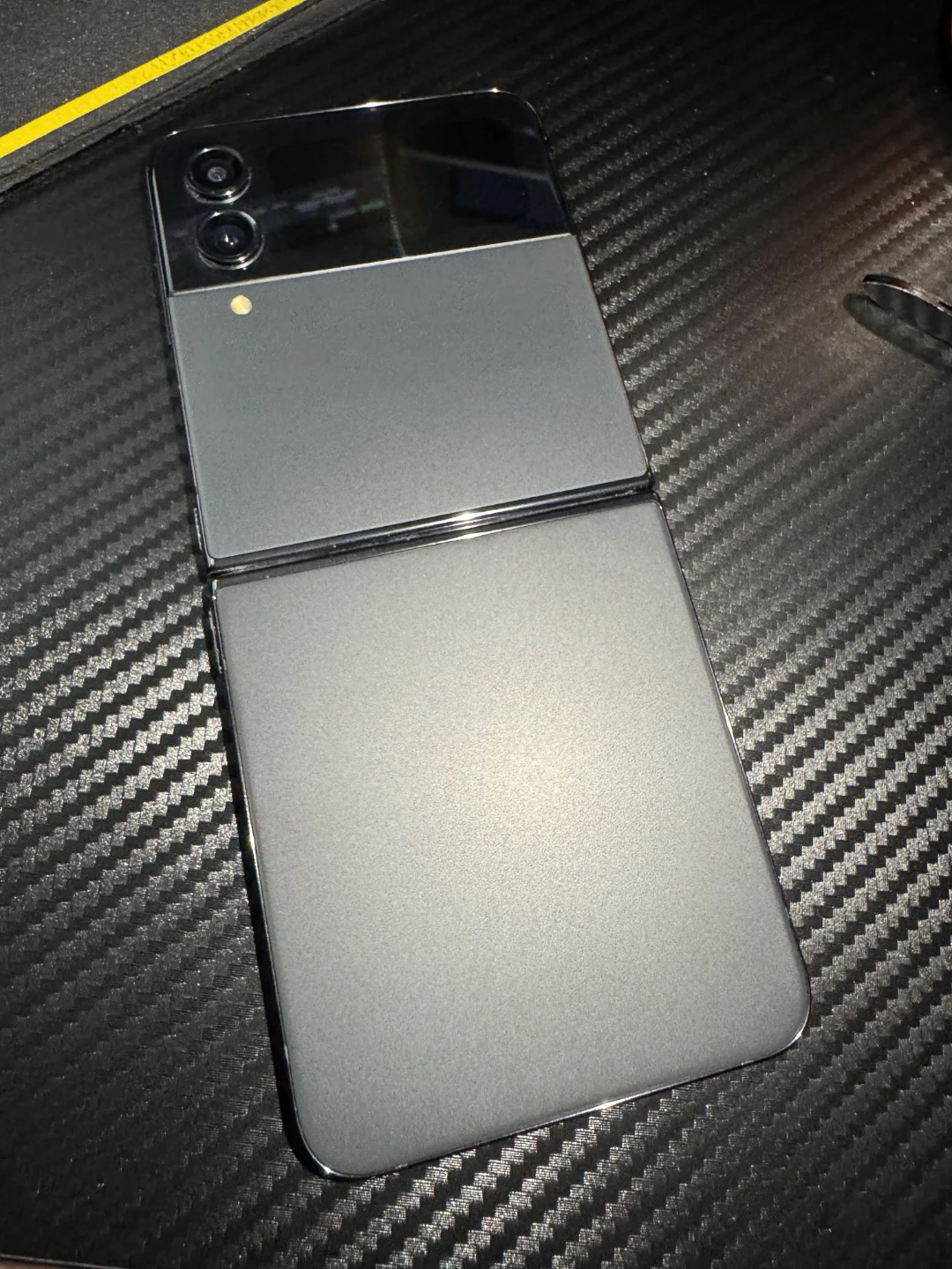 Samsung Z Flip 4 & Galaxy Watch 4 - photo 3