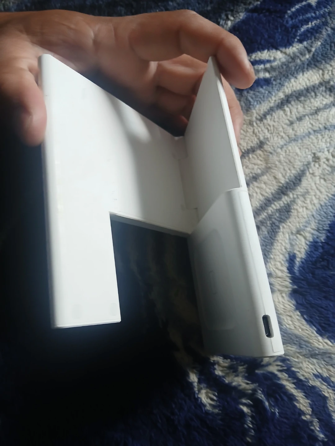White Charging Stand - photo 4