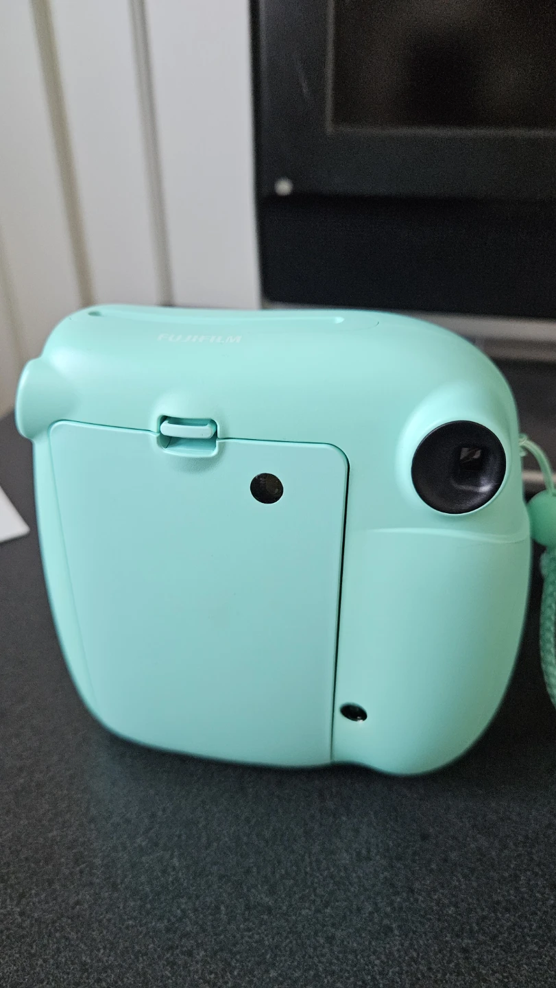 Fujifilm Instax Mini 7 Plus Camera + 2 New film packs - photo 4