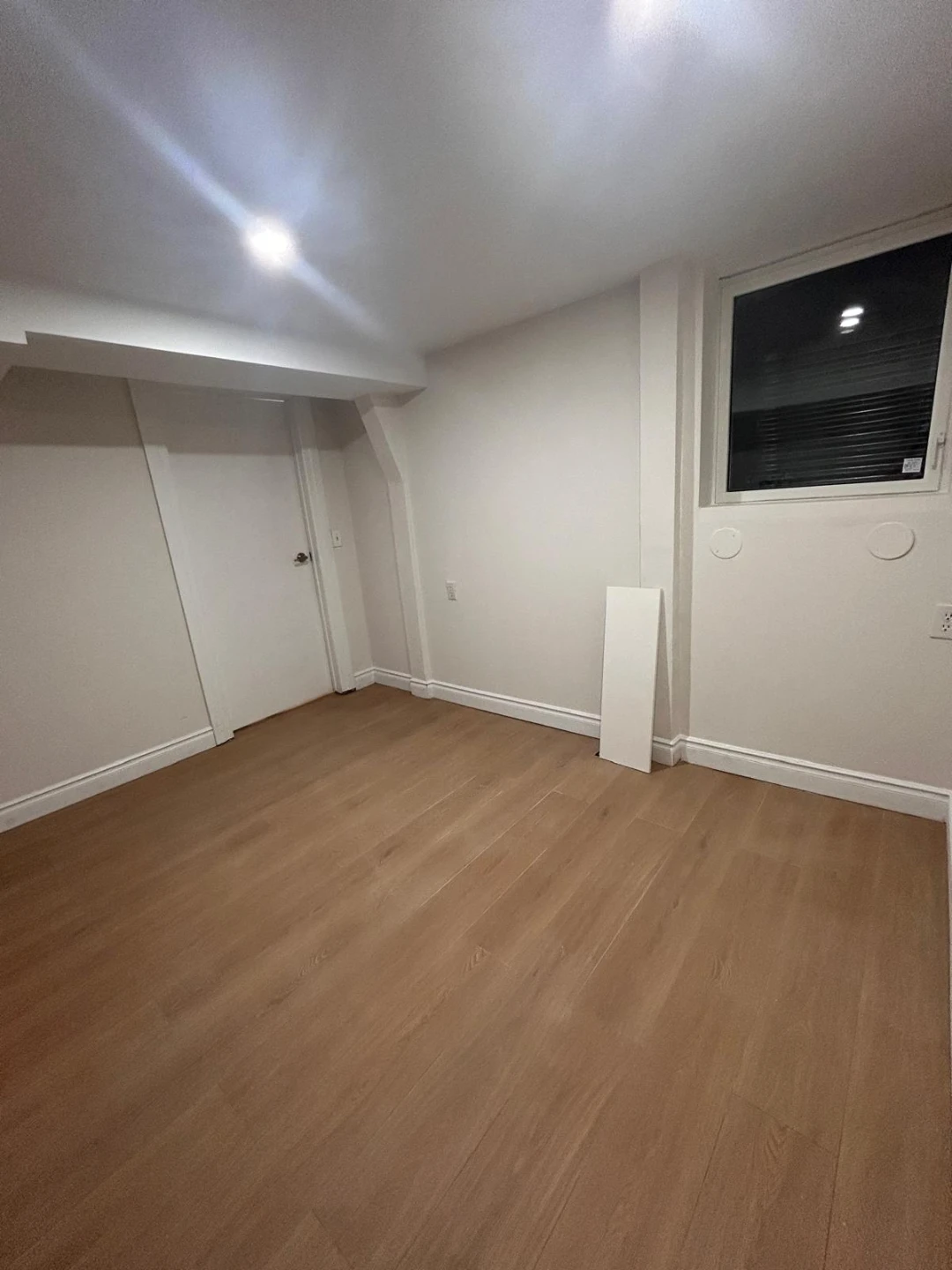 Legal Basement - One bedroom basement with Seprate entrance - photo 3