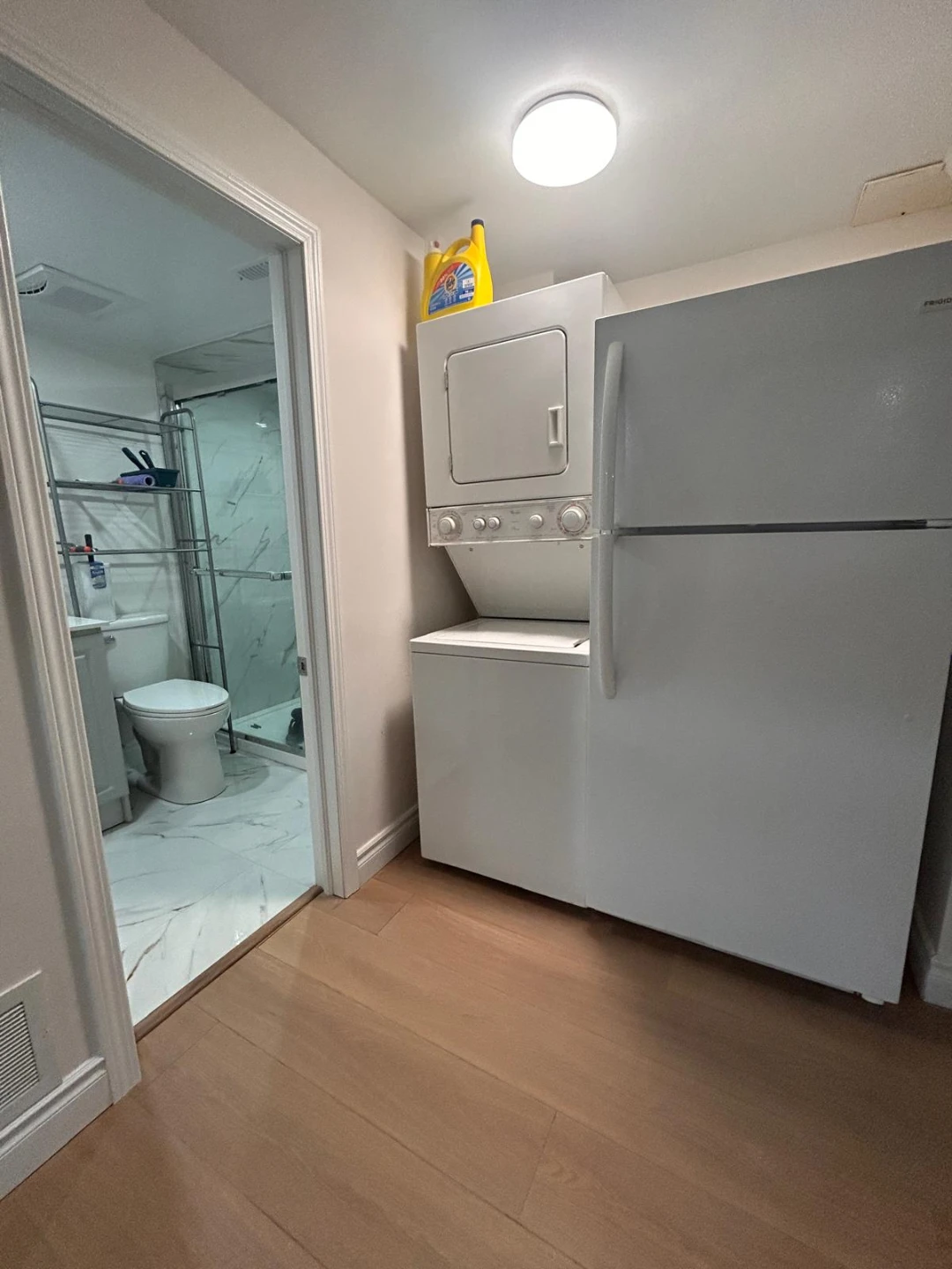 Legal Basement - One bedroom basement with Seprate entrance - photo 5