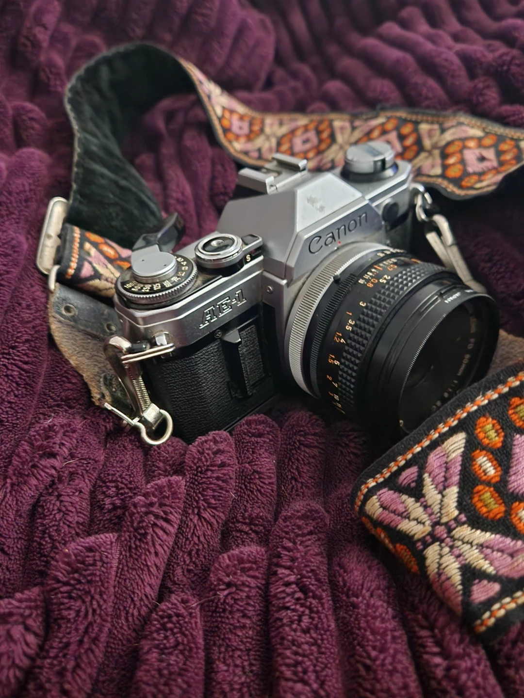 Canon AE-1 35mm Film Camera with 50mm f/1.8 Lens - photo 3