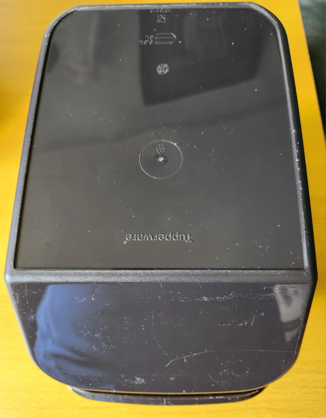 Tupperware Container w/ Vented Lid - photo 4
