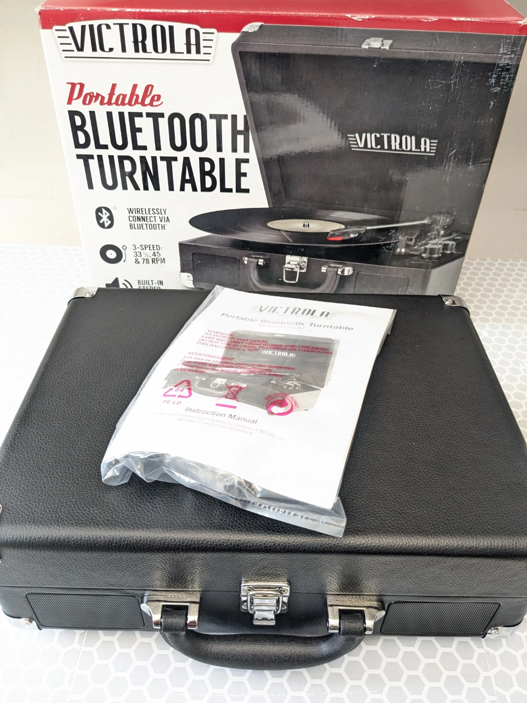 VICTROLA 3speed Bluetooth Turntable with Built in Speakers - photo 3