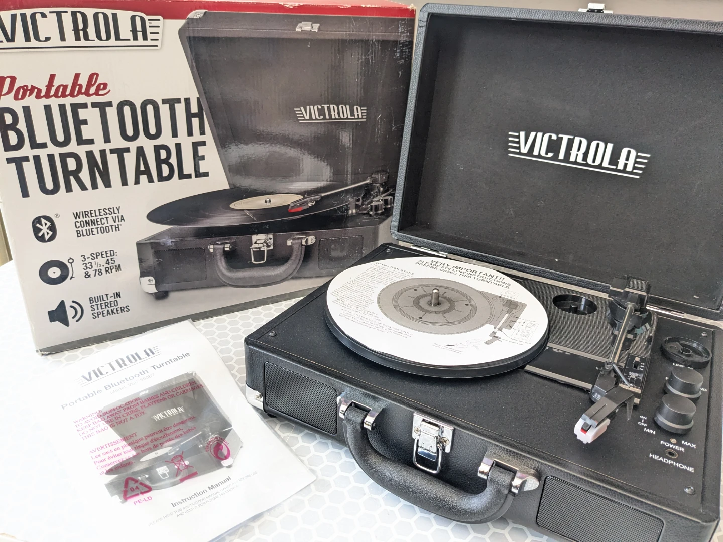 VICTROLA 3speed Bluetooth Turntable with Built in Speakers - photo 4
