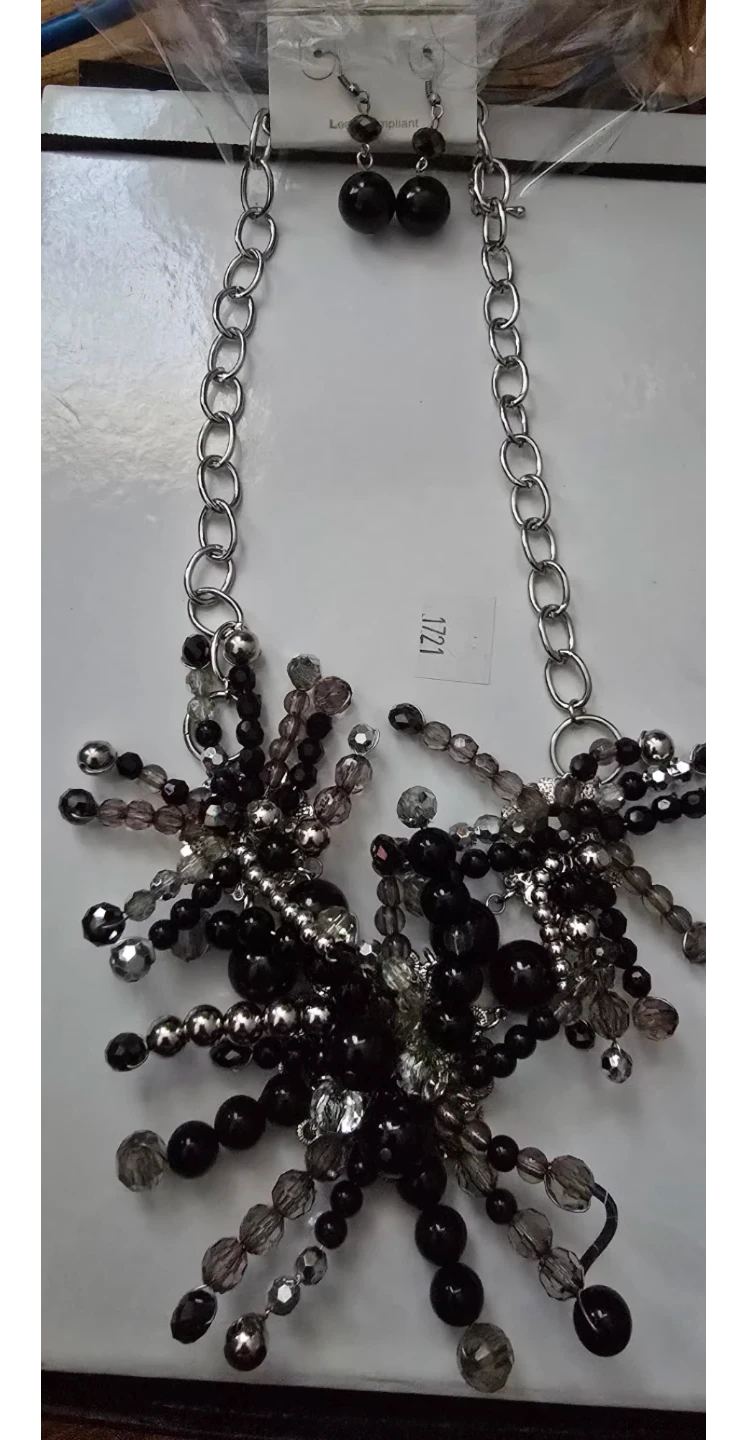 $6 for 2 NEW Beaded Necklace and Earring Set - photo 2