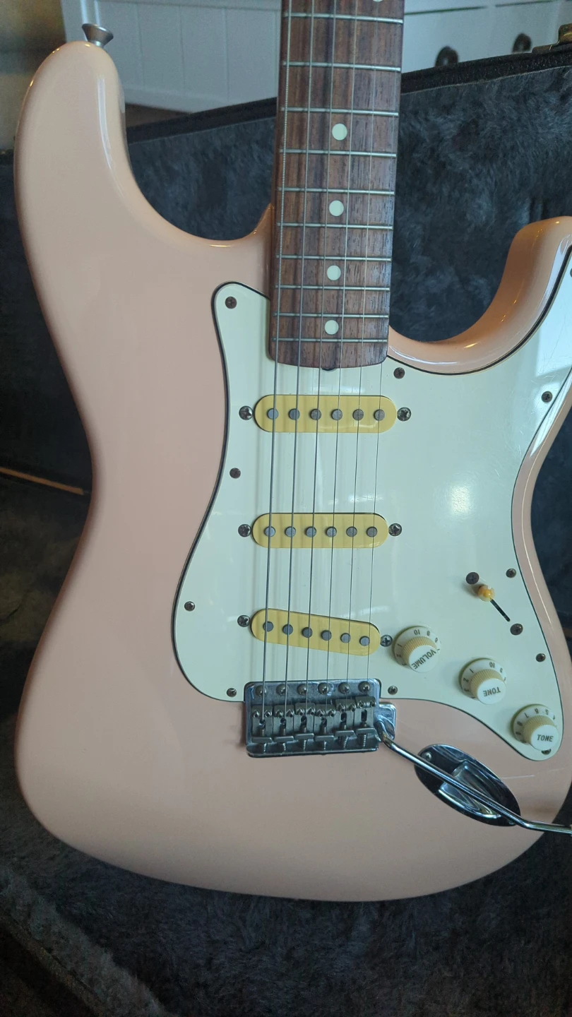 Fender Stratocaster Electric Guitar - Pink