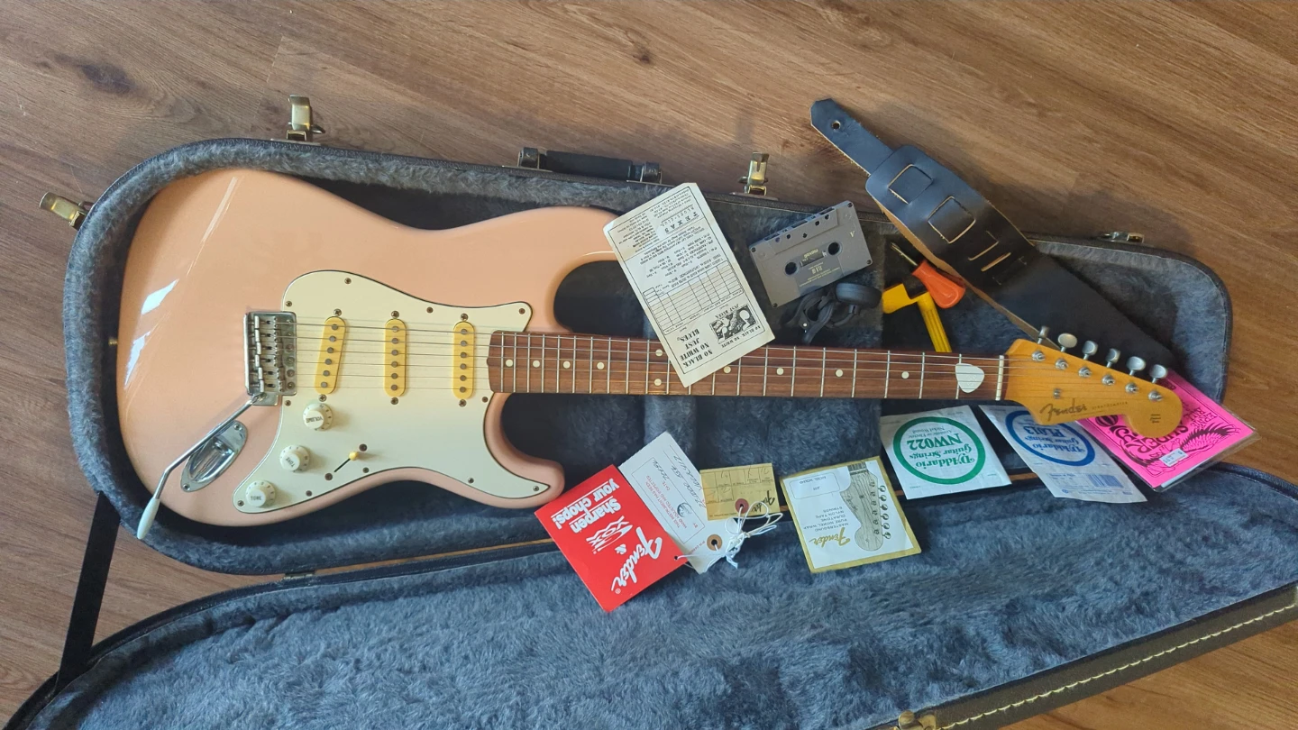 Fender Stratocaster Electric Guitar - Pink - photo 2