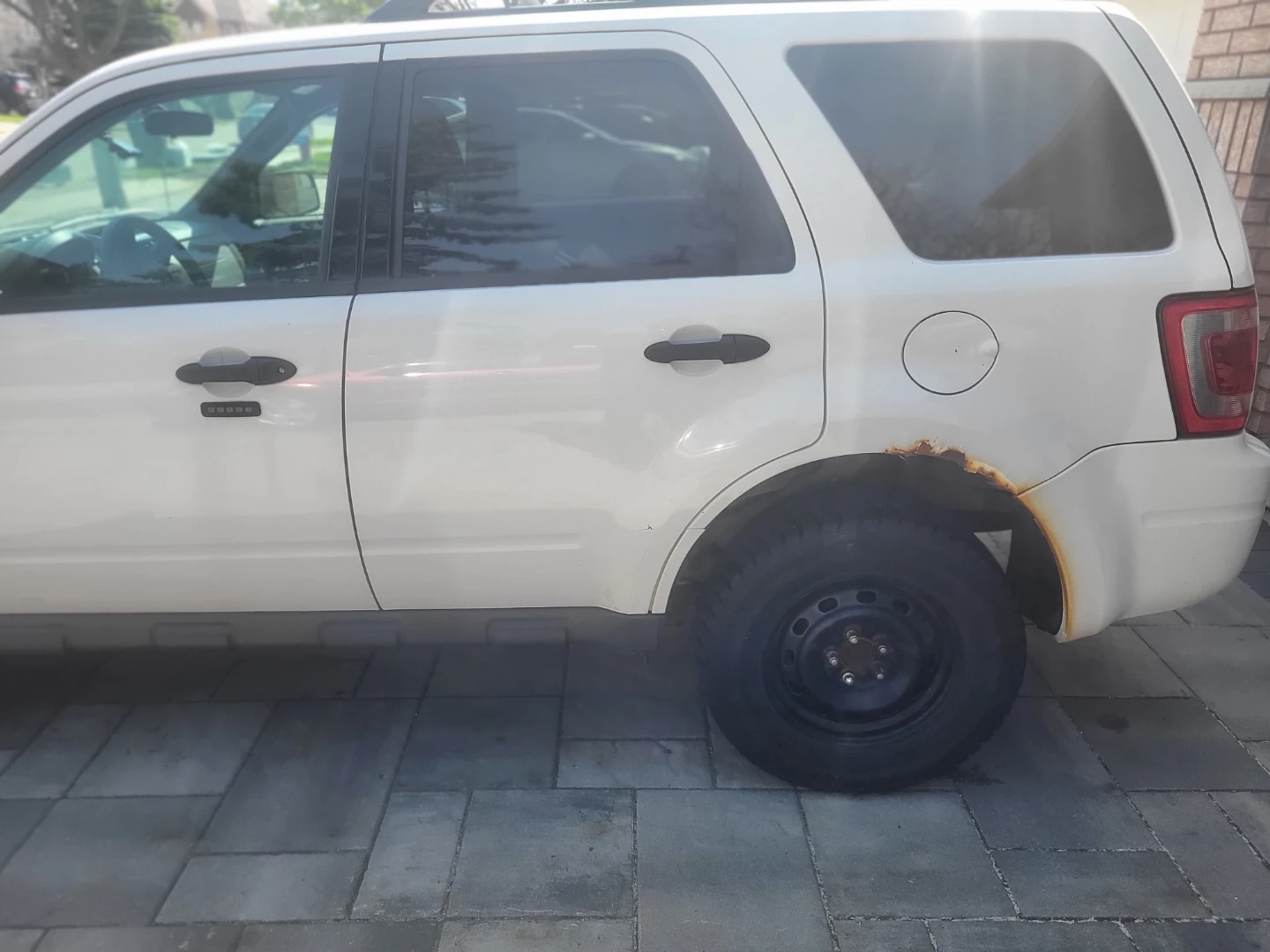 White Ford Escape XLT 2012 - photo 4