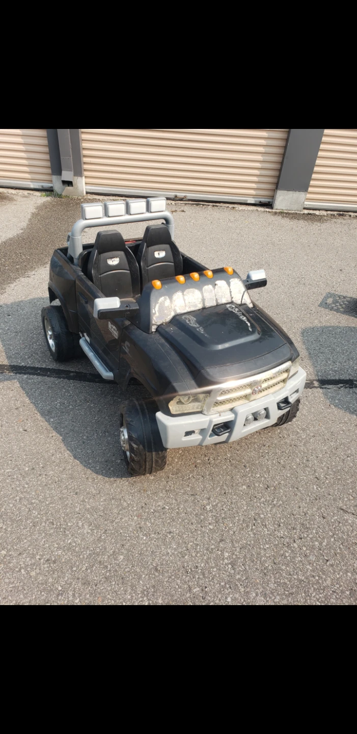 Dodge dually Black Ride-On Truck