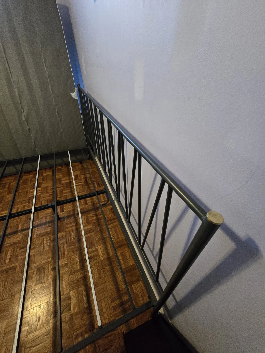 Heavy Duty Modern  King Metal Platform Bed Frame – Like New - photo 4
