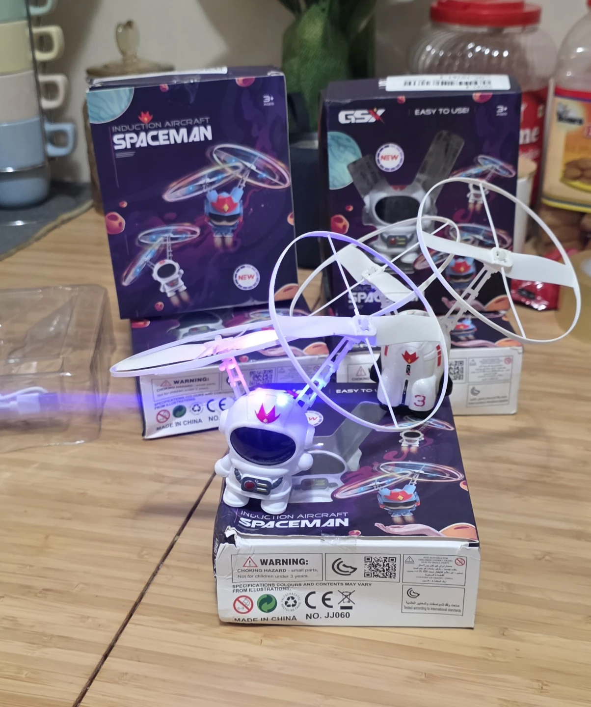 GSX Induction Aircraft Spaceman Flying Toy Drone - photo 3