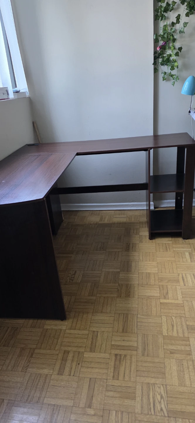 L-Shaped work desk with built-in Storage Shelves - photo 3
