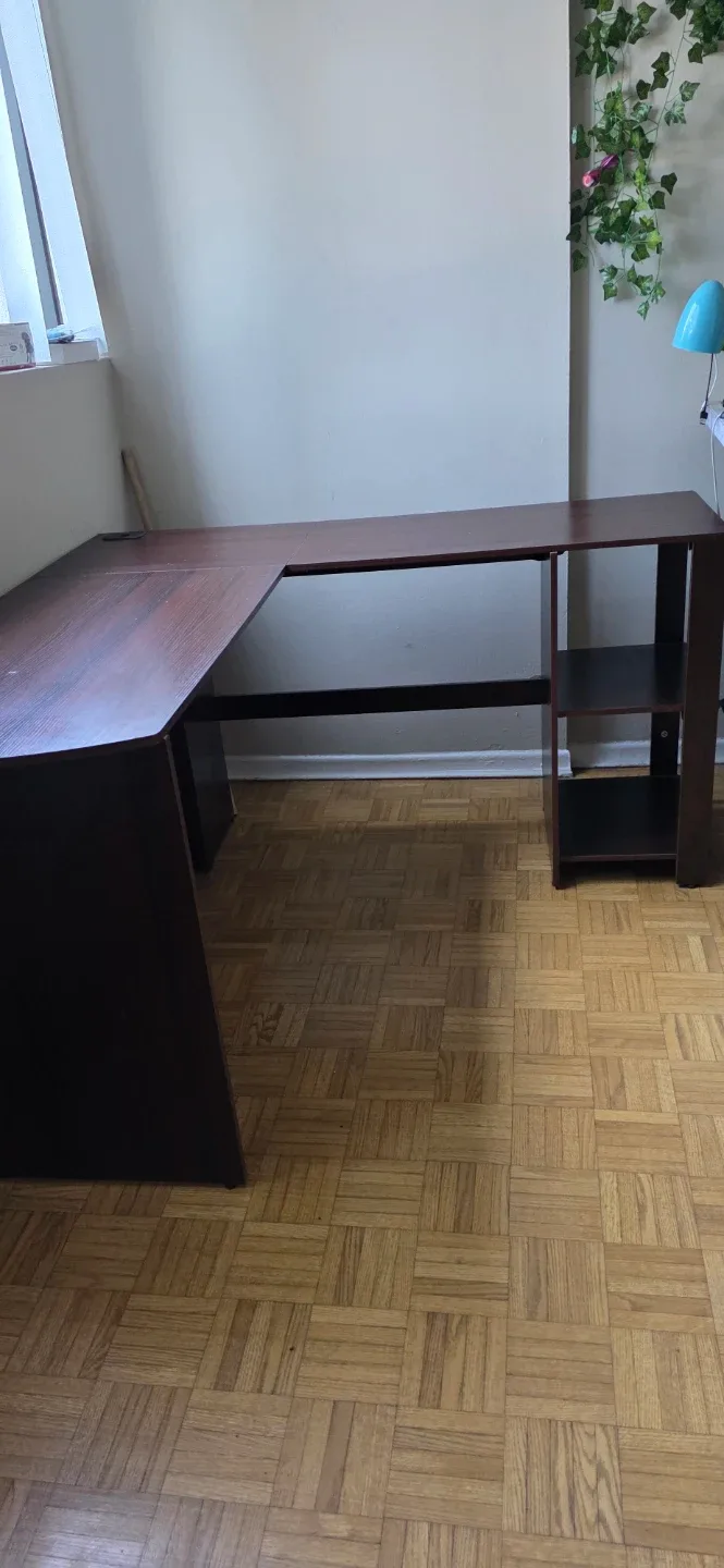 L-Shaped work desk with built-in Storage Shelves - photo 3