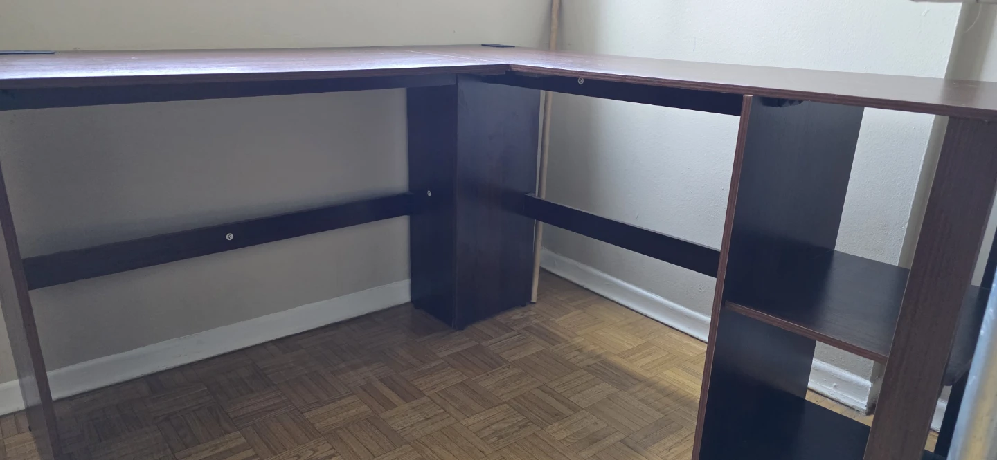 L-Shaped work desk with built-in Storage Shelves - photo 4