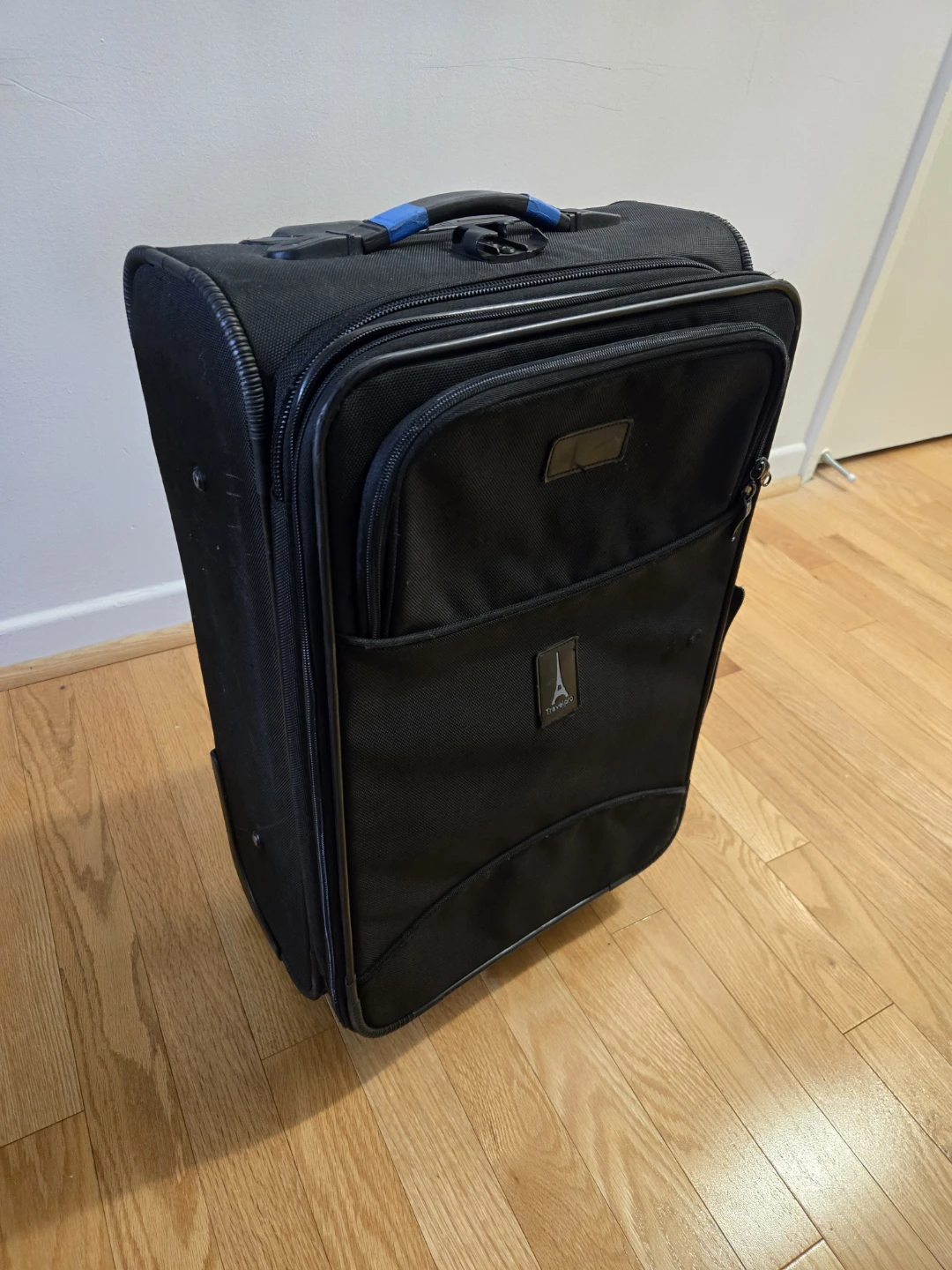 Travelpro Flight Crew Rolling Luggage - Black (2-wheel)
