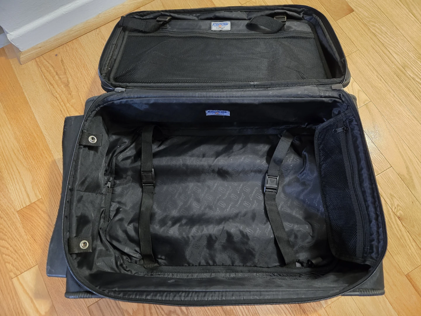 Travelpro Flight Crew Rolling Luggage - Black (2-wheel) - photo 3