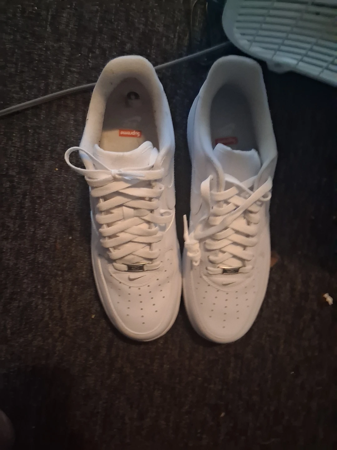 Nike Air Force 1 Low Supreme White Sneakers