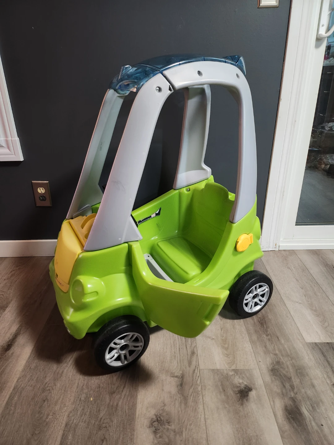 Step2 Easy Turn Coupe Ride-On Toy - photo 2
