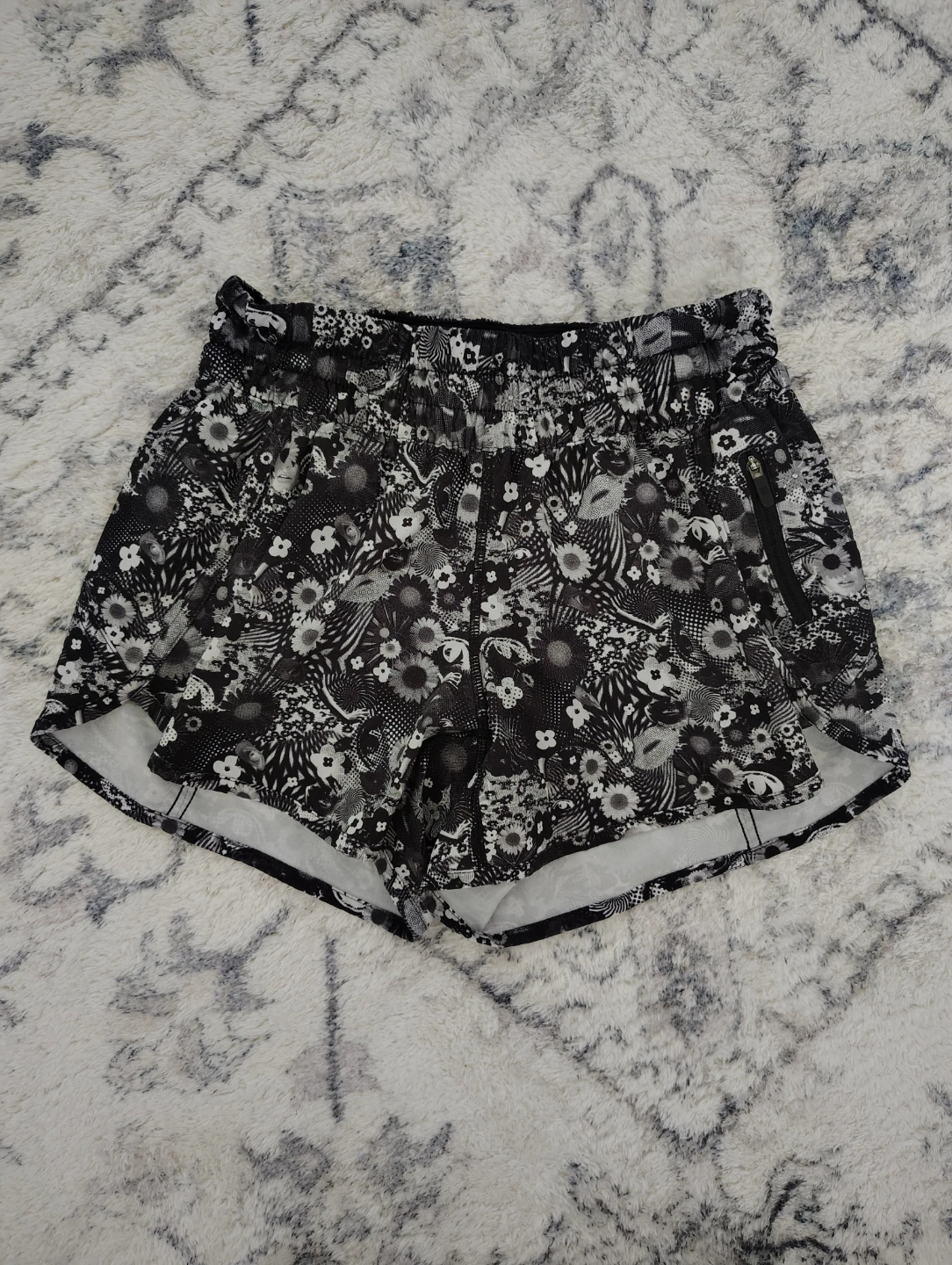 🍋Lululemon SeaWheeze Counter Culture Tracker Shorts - Size 6